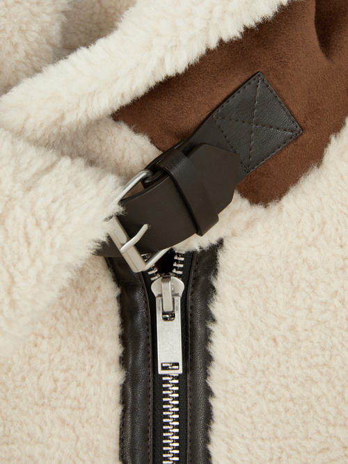 エマ® |エレガントでトレンディなジャケット